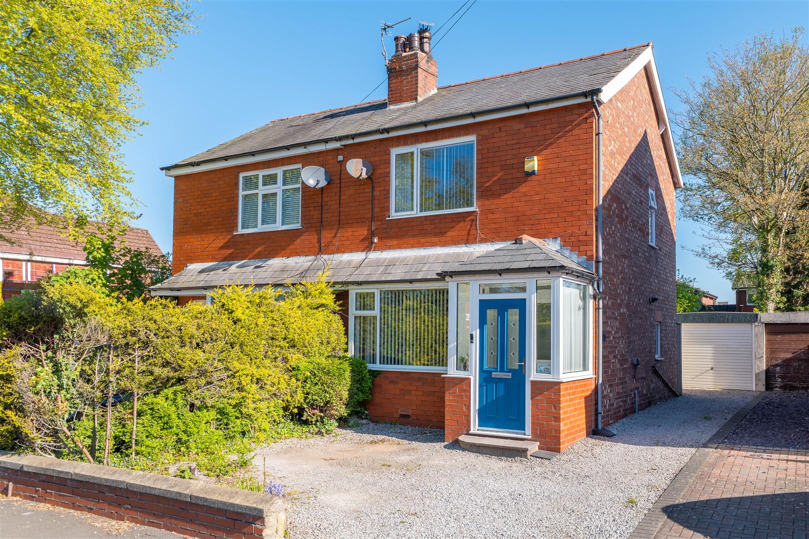 2 bed property in Slater Lane, Leyland